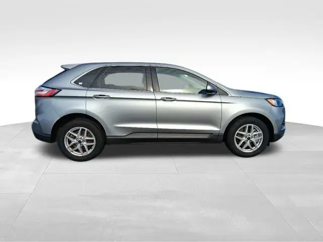 2024 Ford Edge SEL photo 3