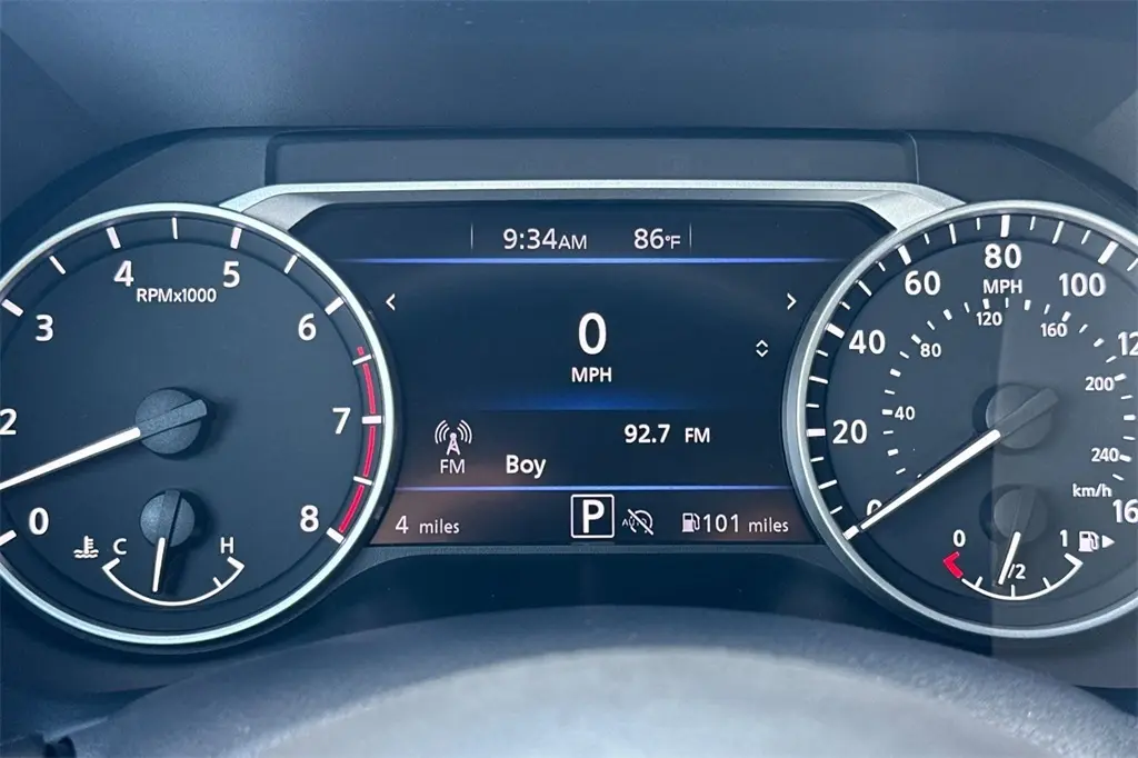 2025 Nissan Sentra SV photo 23