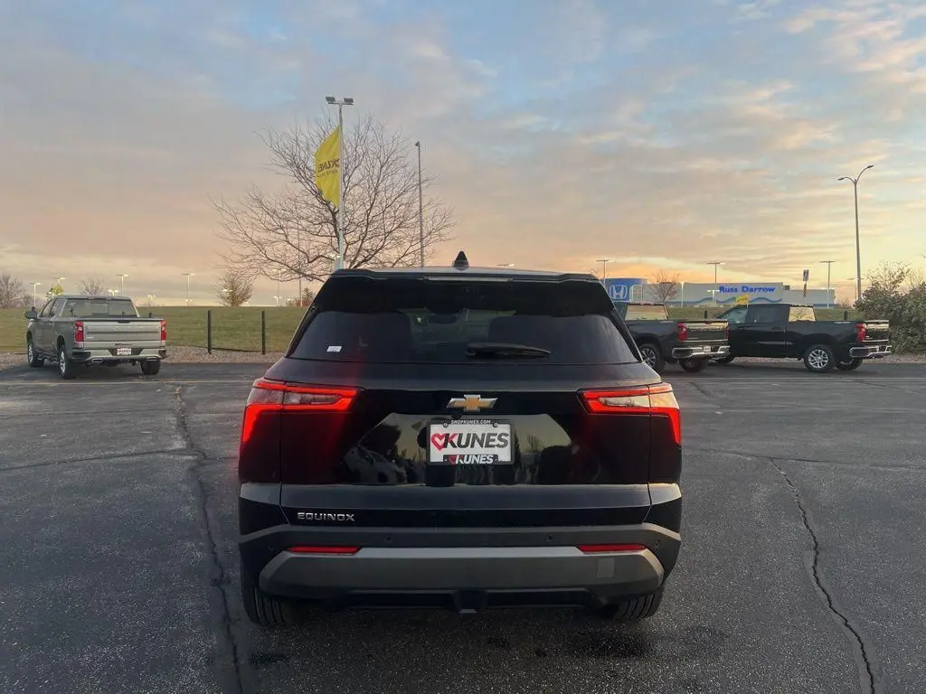 2026 Chevrolet Equinox LT photo 3