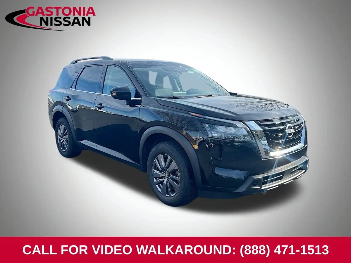 2024 Nissan Pathfinder SV's photo