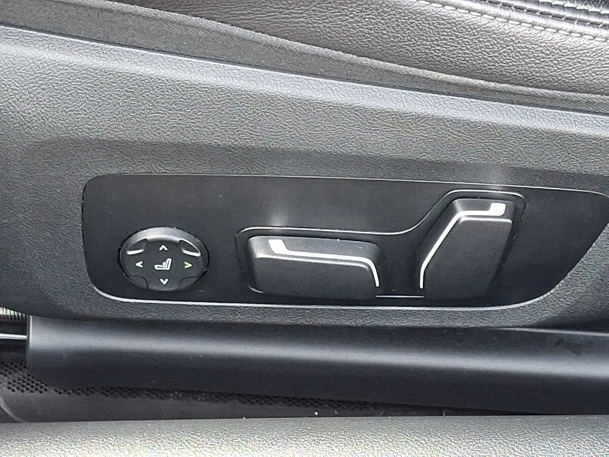 2025 BMW 4 Series M440i - Photo 25