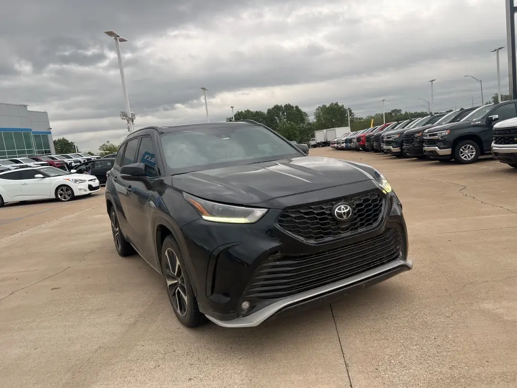 2021 Toyota Highlander XSE photo 4