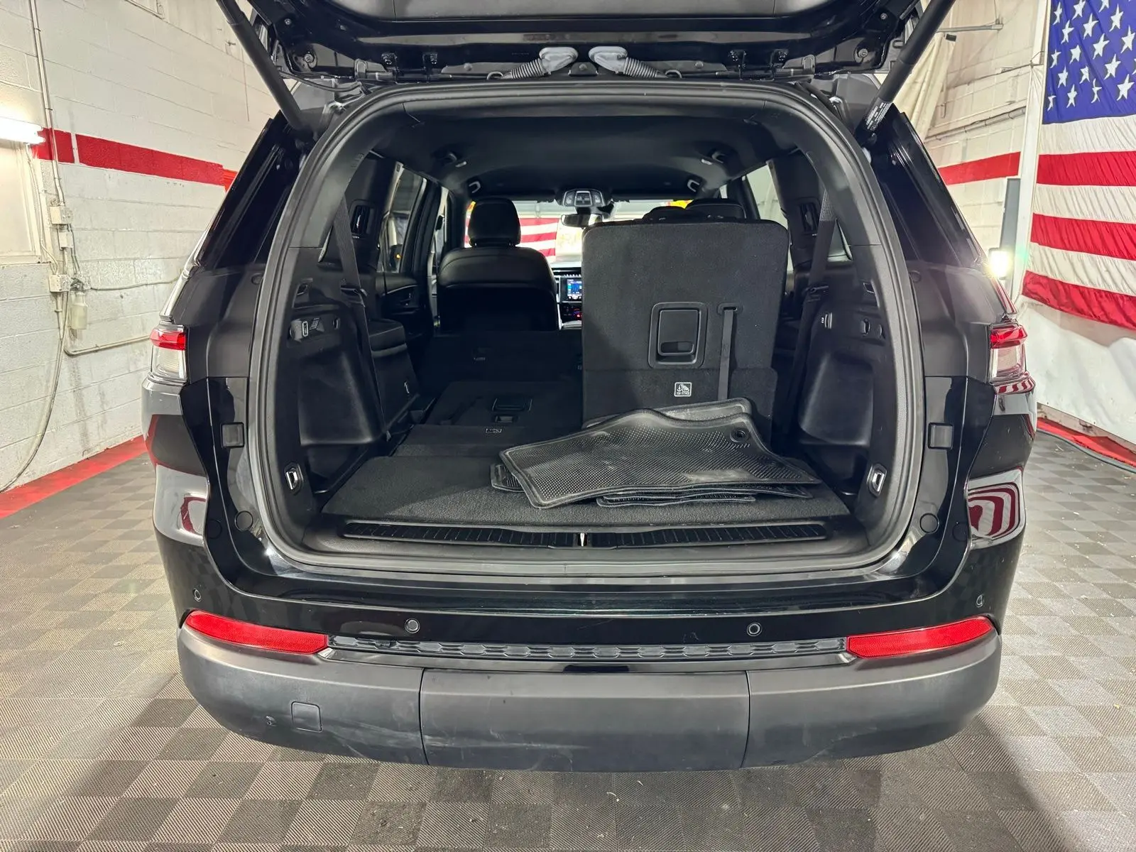 2024 Jeep Grand Cherokee Altitude photo 22