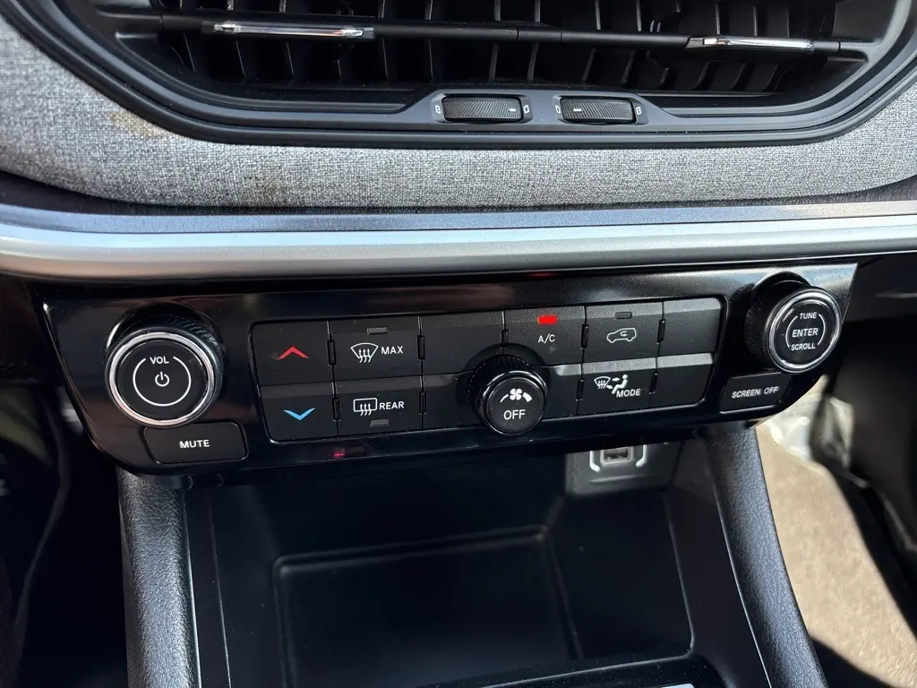 2022 Jeep Compass Latitude photo 16