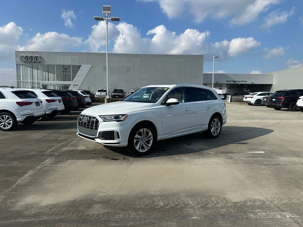 2022 Audi Q7 Premium Plus's photo