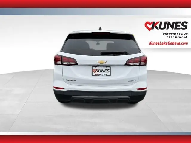 2024 Chevrolet Equinox LT photo 3