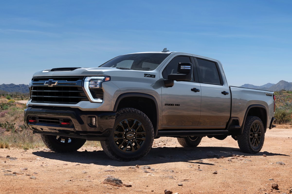 2025 Chevrolet Silverado HD Exterior Driver Side Front Profile