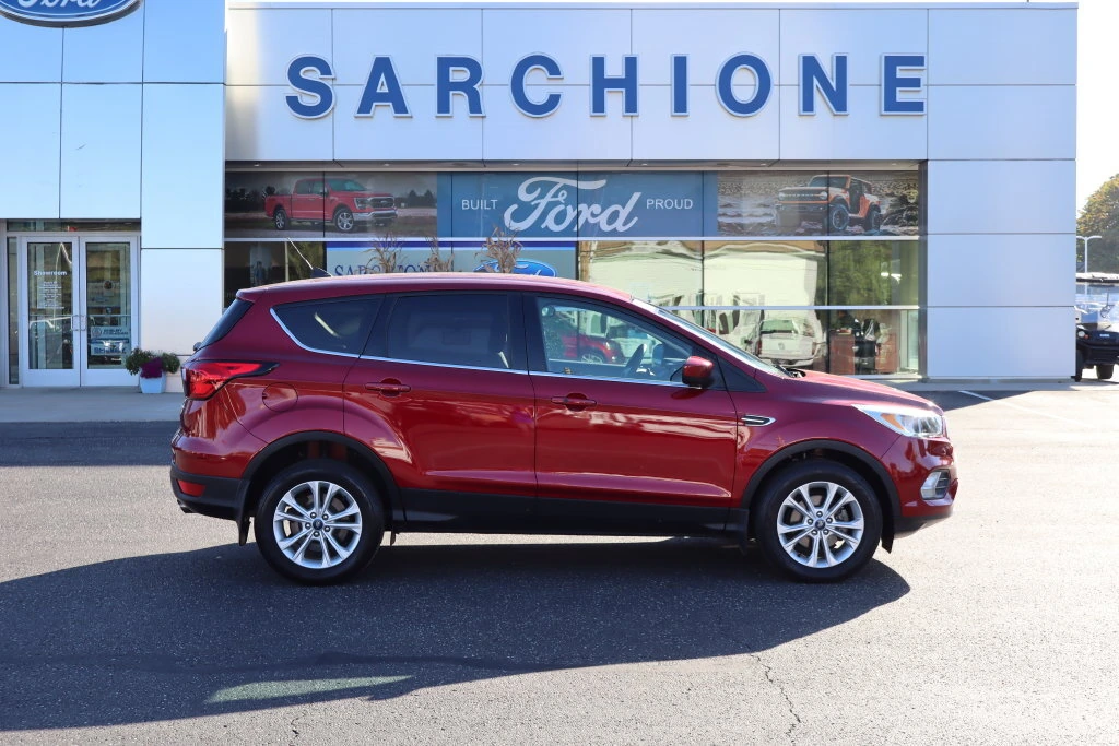 Used 2019 Ford Escape SE with VIN 1FMCU0GD9KUA93683 for sale in Atwater, OH