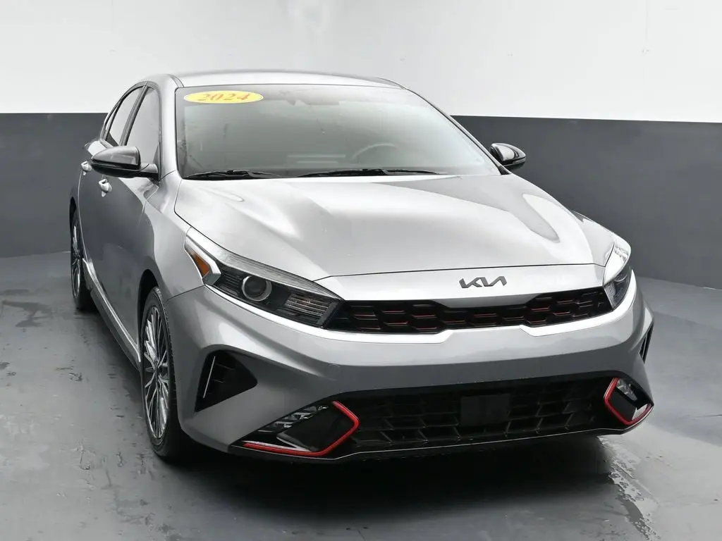 2024 Kia Forte GT-Line photo 3