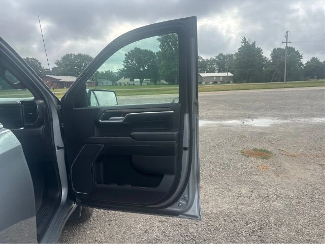 2024 GMC Sierra 1500 SLT - Photo 19