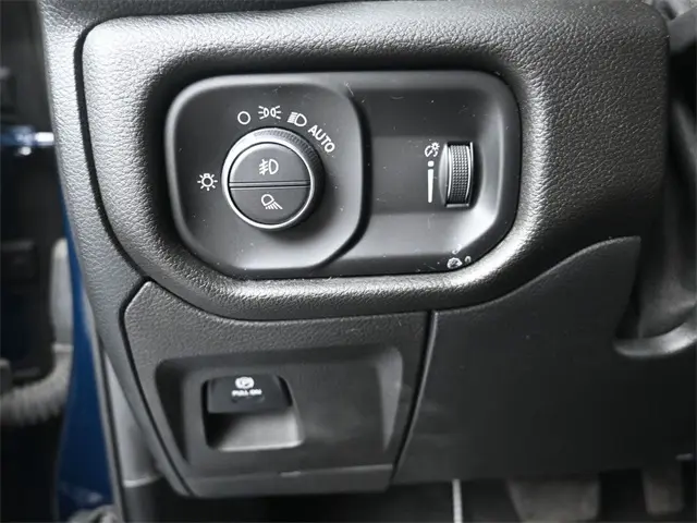 2021 Ram 1500 Tradesman photo 11