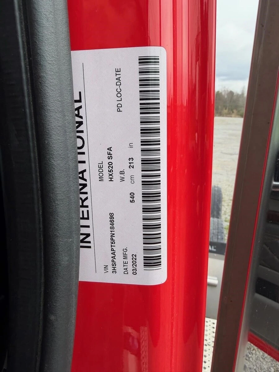 2023 International HX - image 11