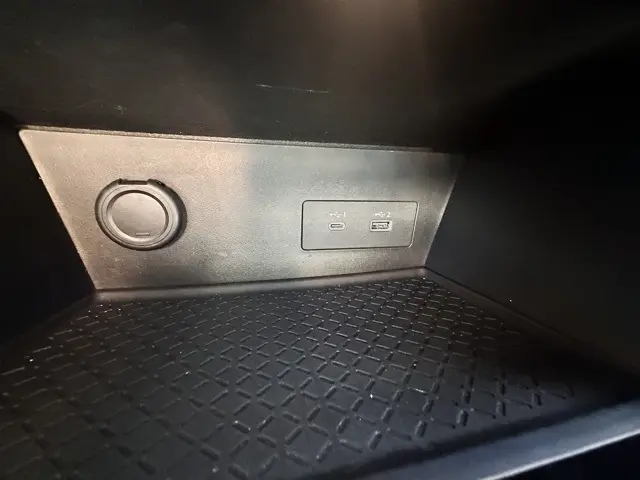 2022 Nissan Pathfinder SL photo 18