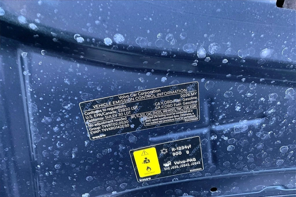 2026 Volvo - image 32