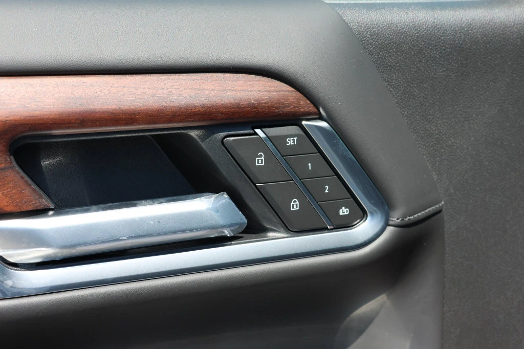 2026 GMC Sierra 3500HD Denali Ultimate - Photo 15