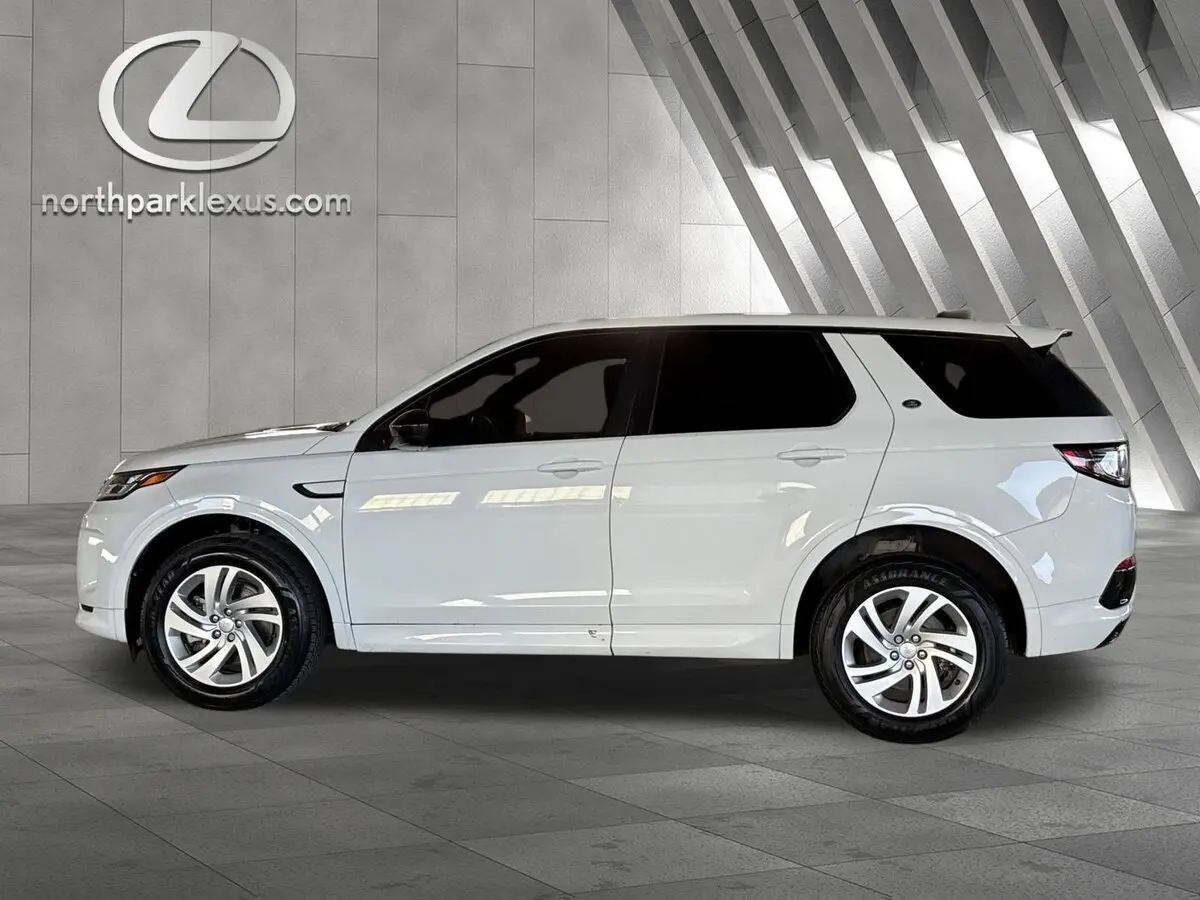 2022 Land Rover Discovery Sport S's photo