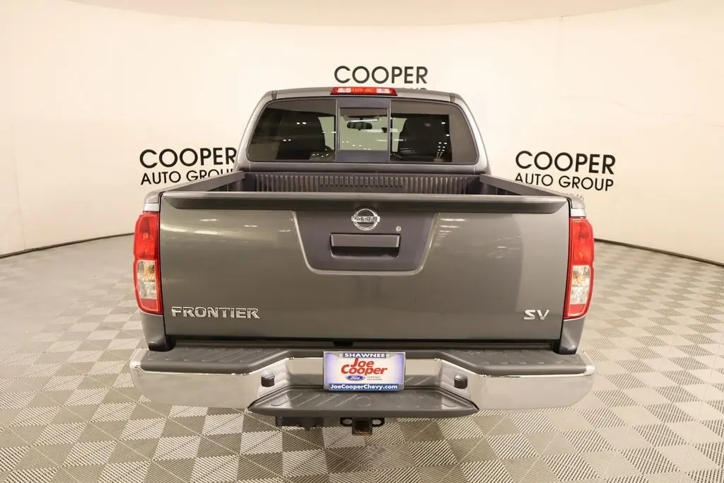2016 Nissan Frontier SV photo 17