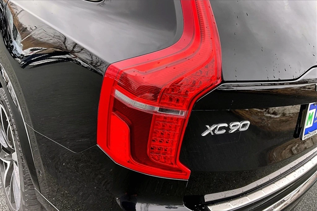 2024 Volvo - image 23