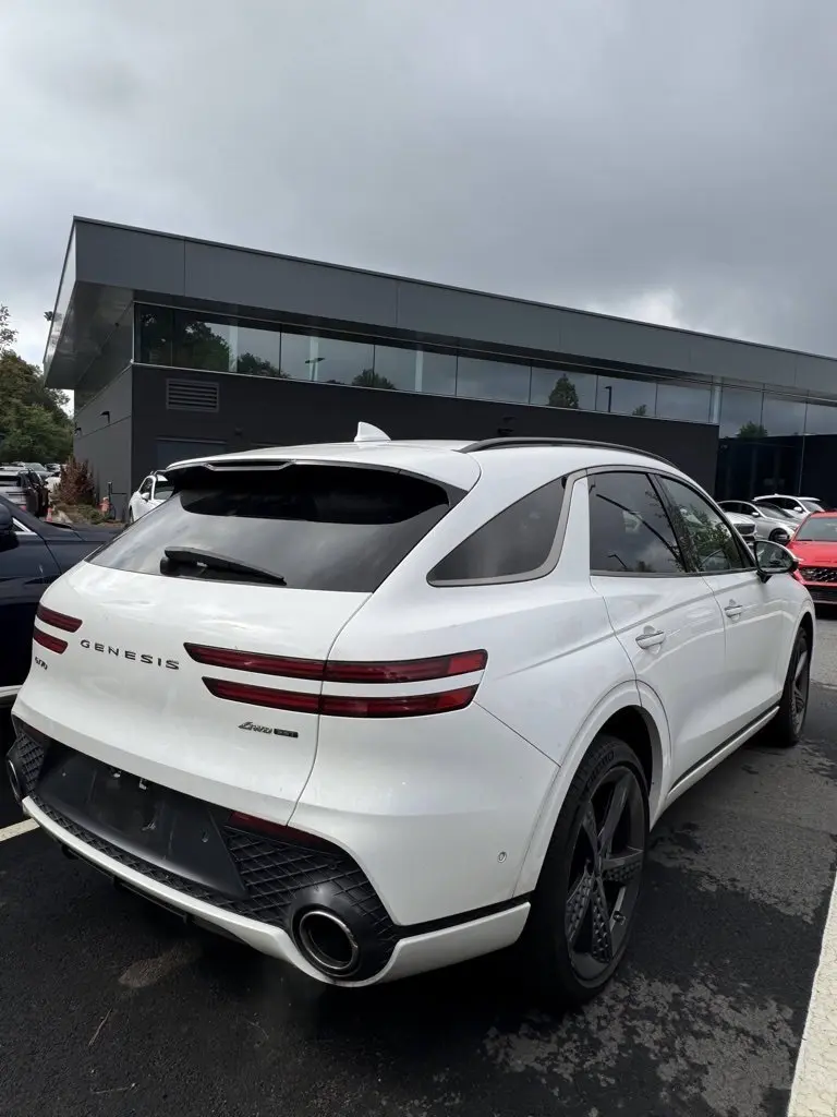 2022 Genesis GV70 3.5T Sport Prestige photo 6