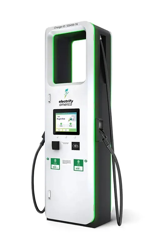 COMPLIMENTARY COAST-TO-COAST PUBLIC CHARGING AT YOUR SERVICE.