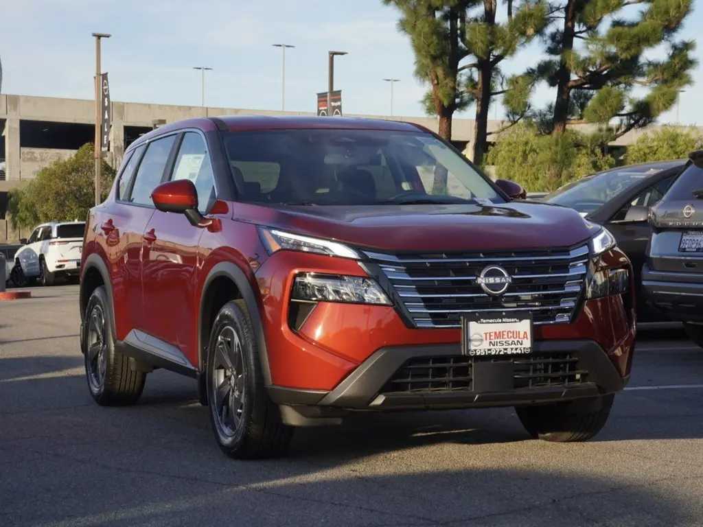 2026 Nissan Rogue SV's photo