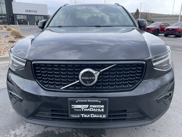 2024 Volvo - image 2