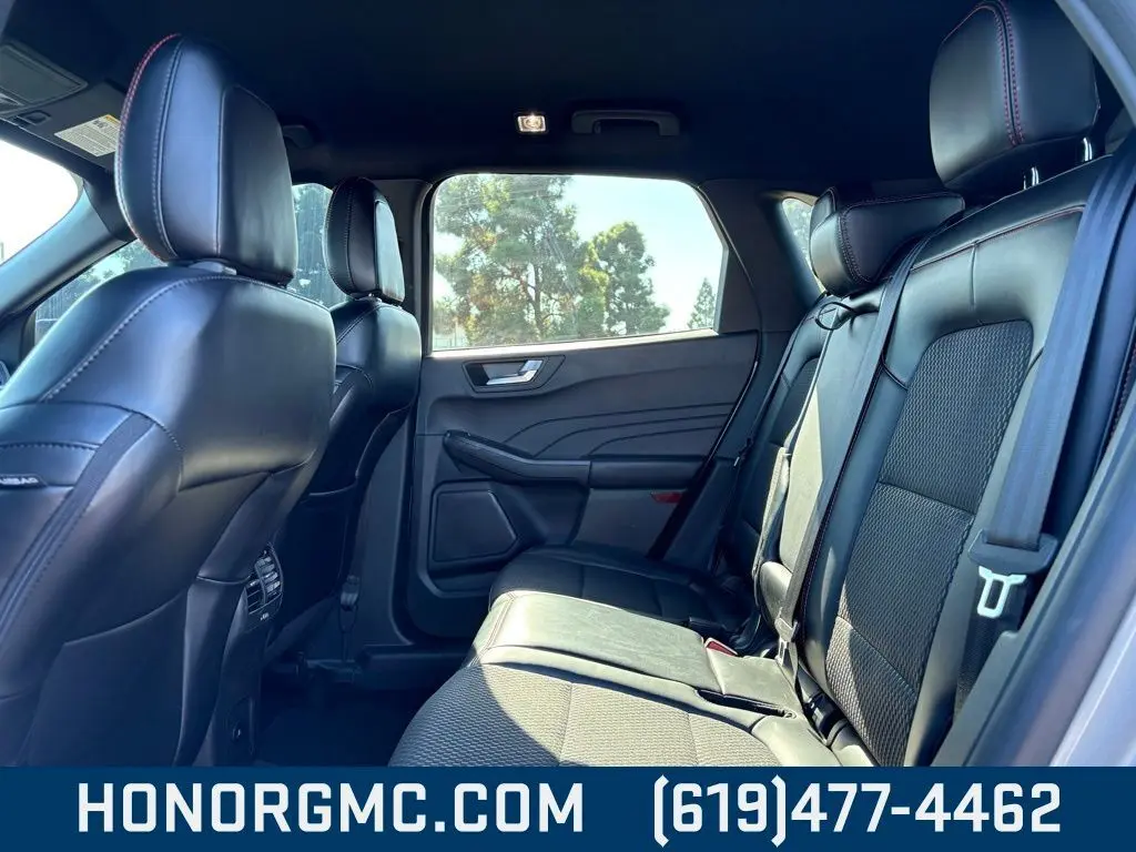 2024 Ford Escape ST-Line photo 14