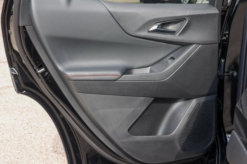 2027 Chevrolet Equinox RS - Photo 13