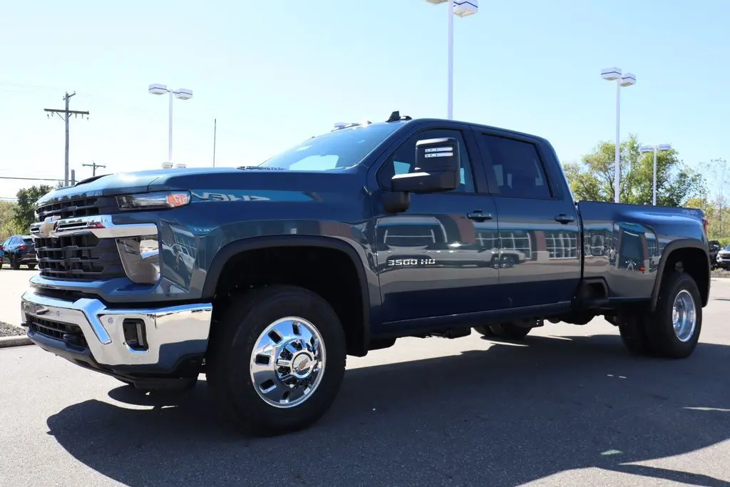 2026 Chevrolet Silverado LT photo 9