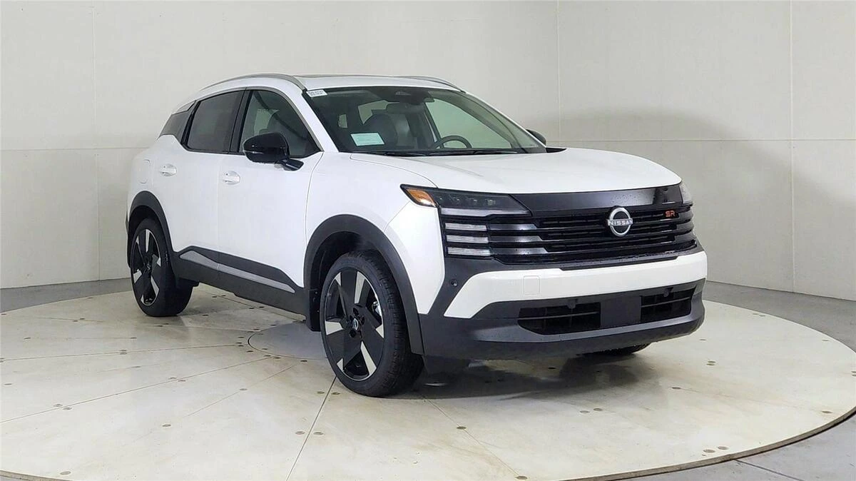 2026 Nissan KICKS SR AWD's photo