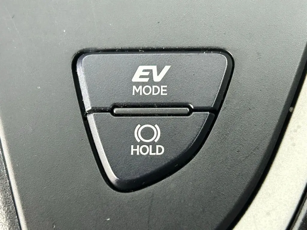 2021 Lexus UX 250h photo 23
