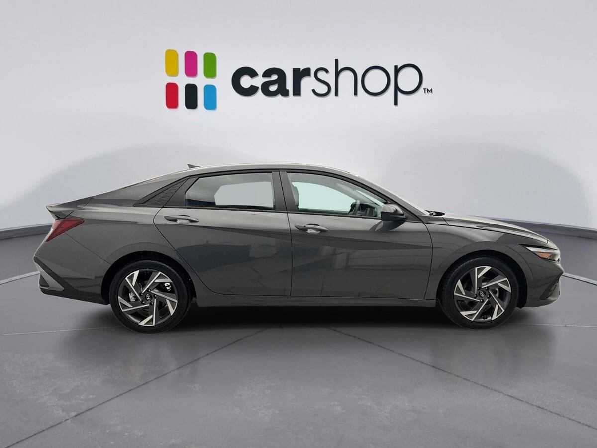 2025 Hyundai Elantra SEL - Photo 6