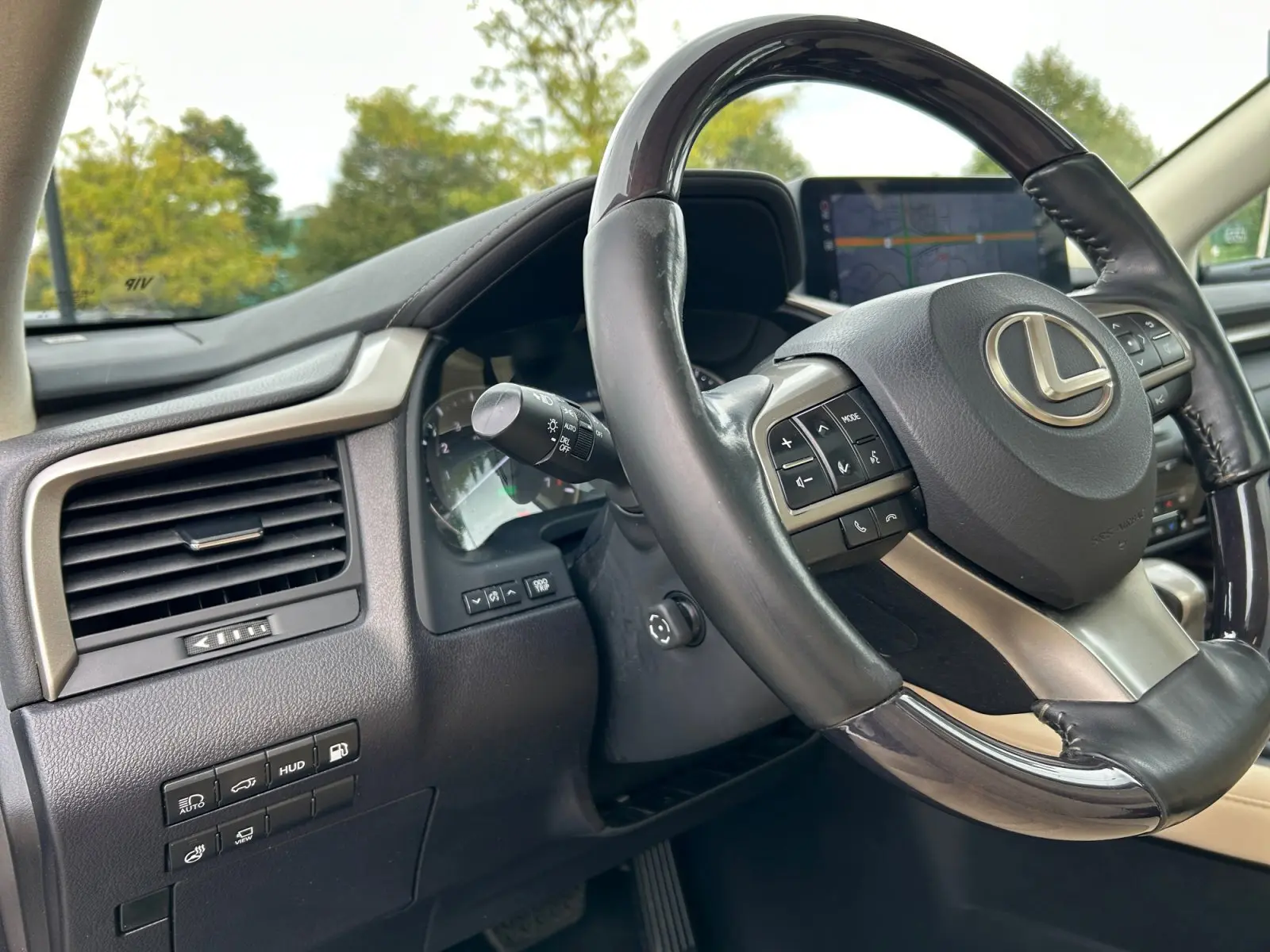 2022 Lexus RX 450h AWD Luxury photo 18
