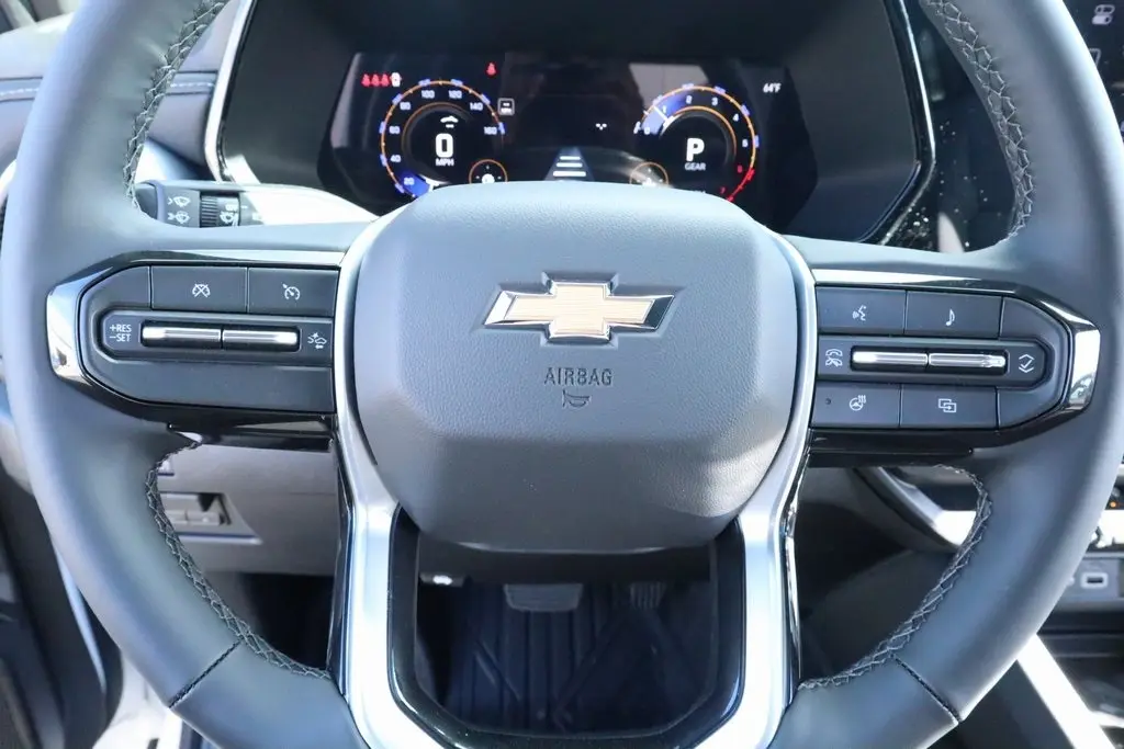 2026 Chevrolet Colorado LT photo 3