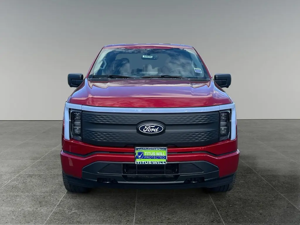 2025 Ford F-150 Lightning XLT photo 2