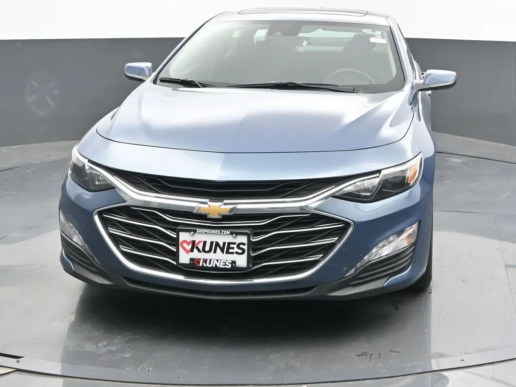 2024 Chevrolet Malibu 1LT photo 3