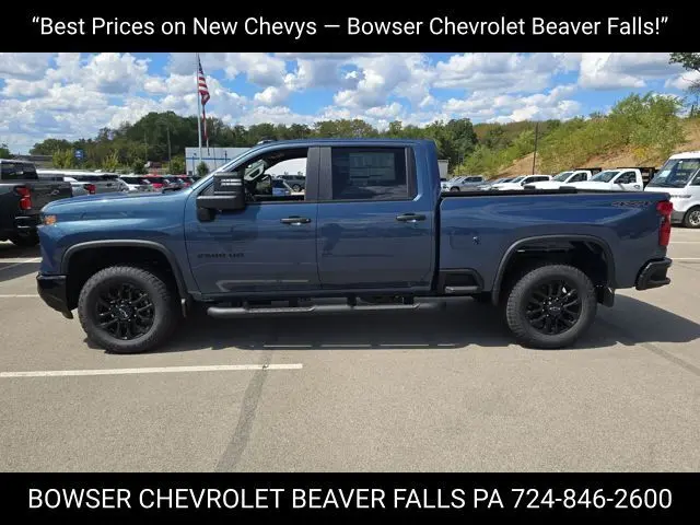 2025 Chevrolet Silverado 2500HD Custom photo 2