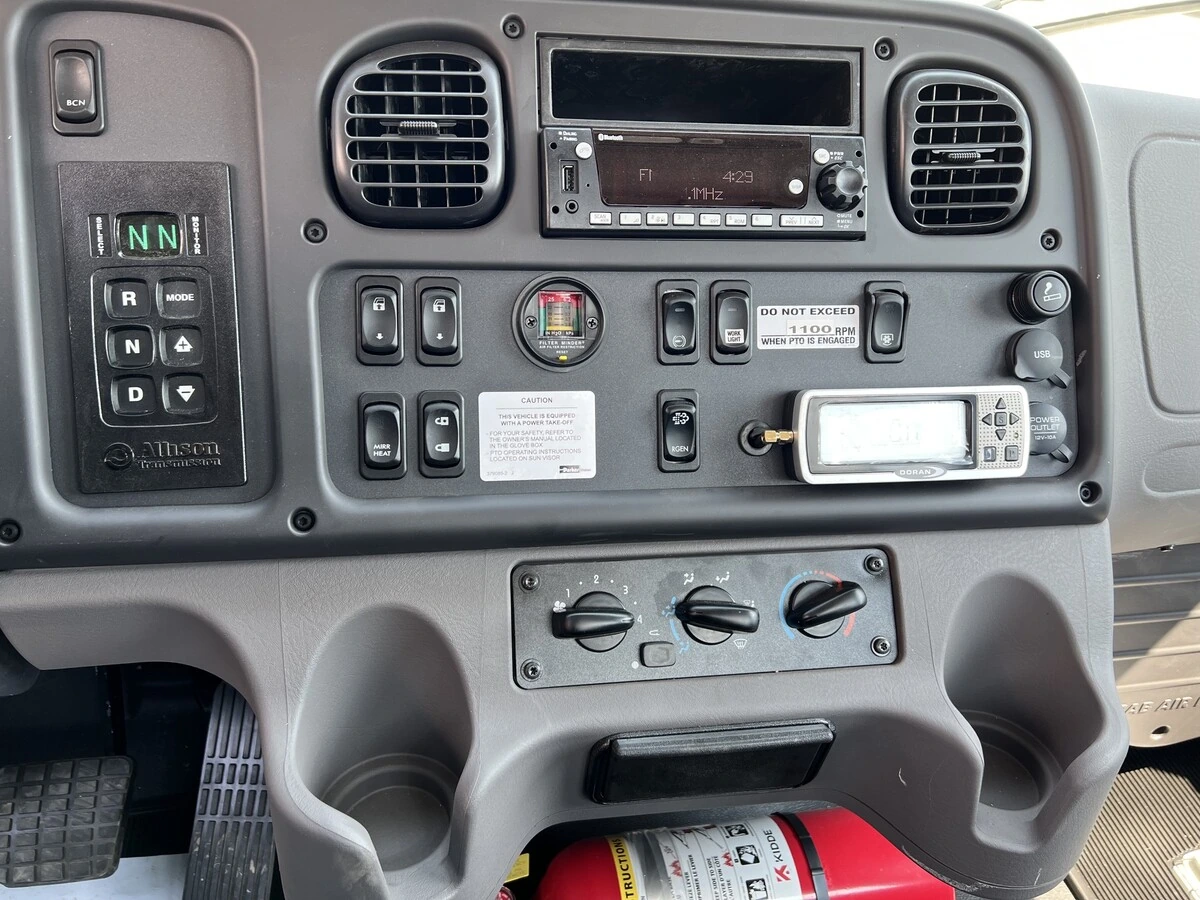 2027 Freightliner M2 106 — photo 8