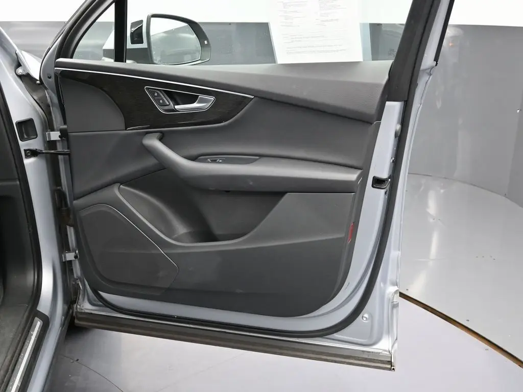 2022 Audi Q7 Premium photo 33