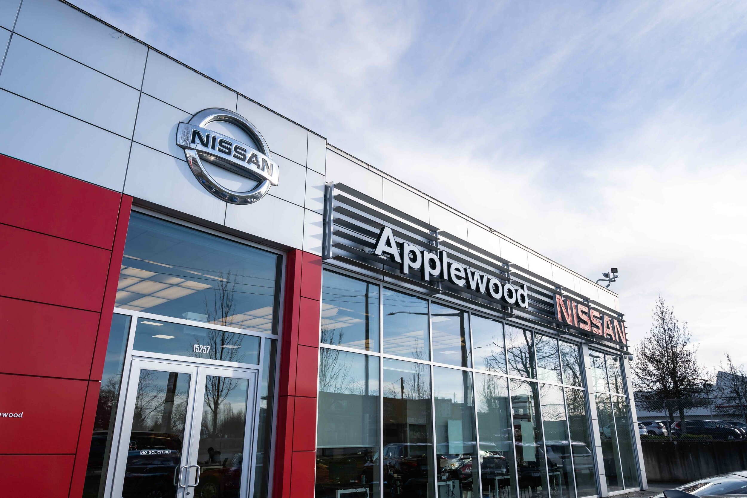 Applewood Nissan Surrey-exterior