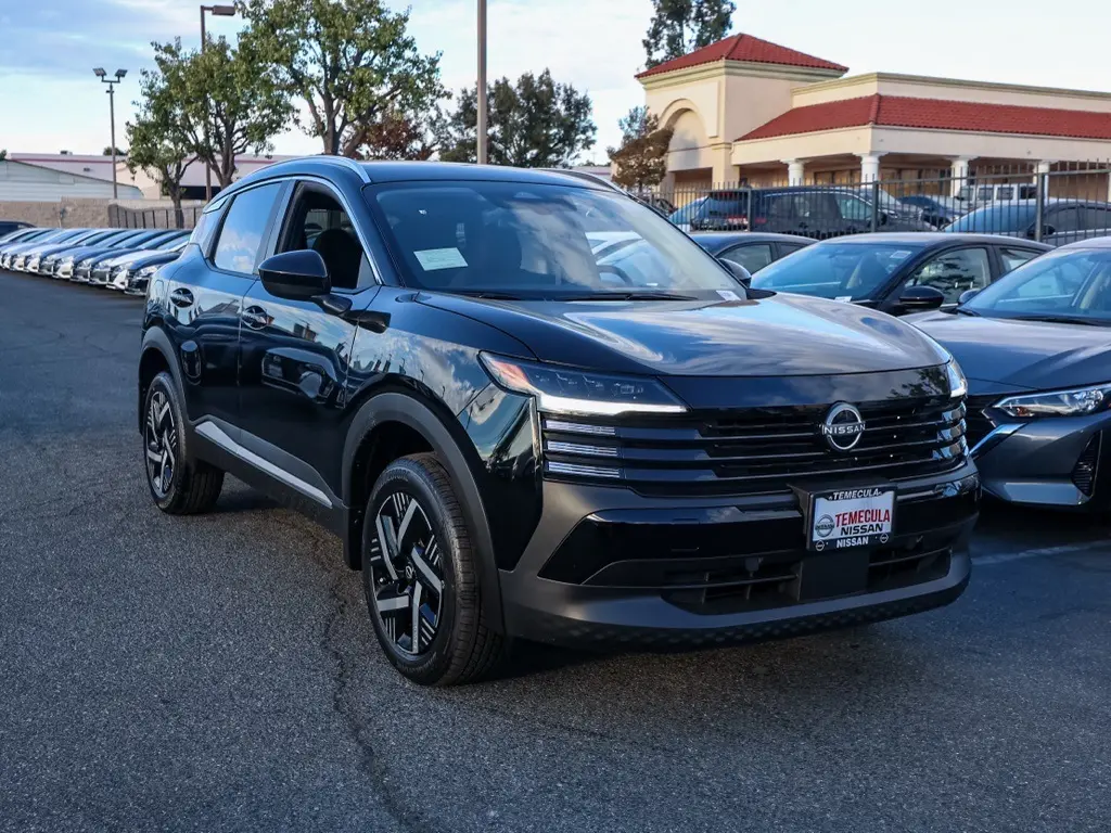 2026 Nissan KICKS SV's photo