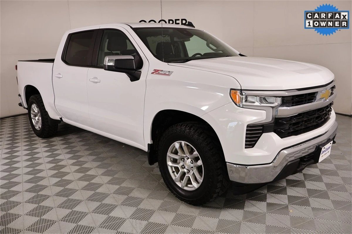 2023 Chevrolet Silverado LT's photo