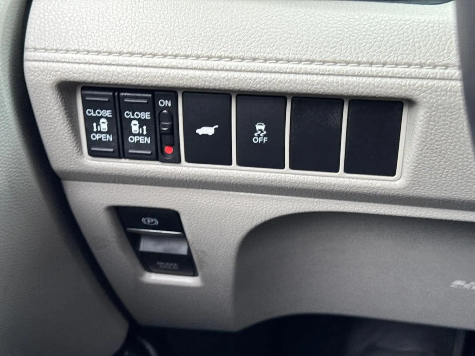 2025 Honda Odyssey EX-L photo 18