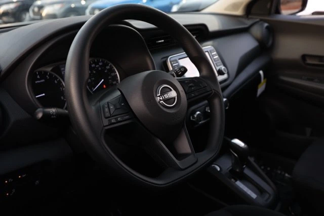 2025 Nissan KICKS PLAY Base - Photo 14