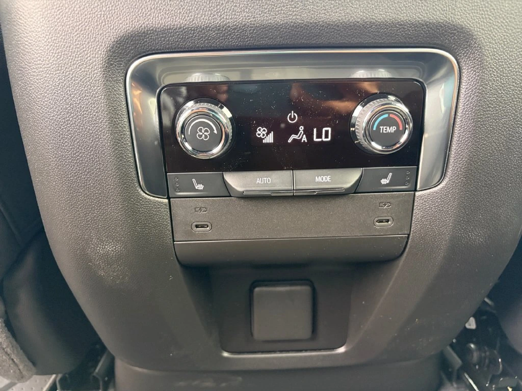 2026 Chevrolet Suburban RST - Photo 35