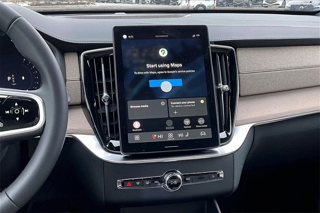 2026 Volvo - image 6