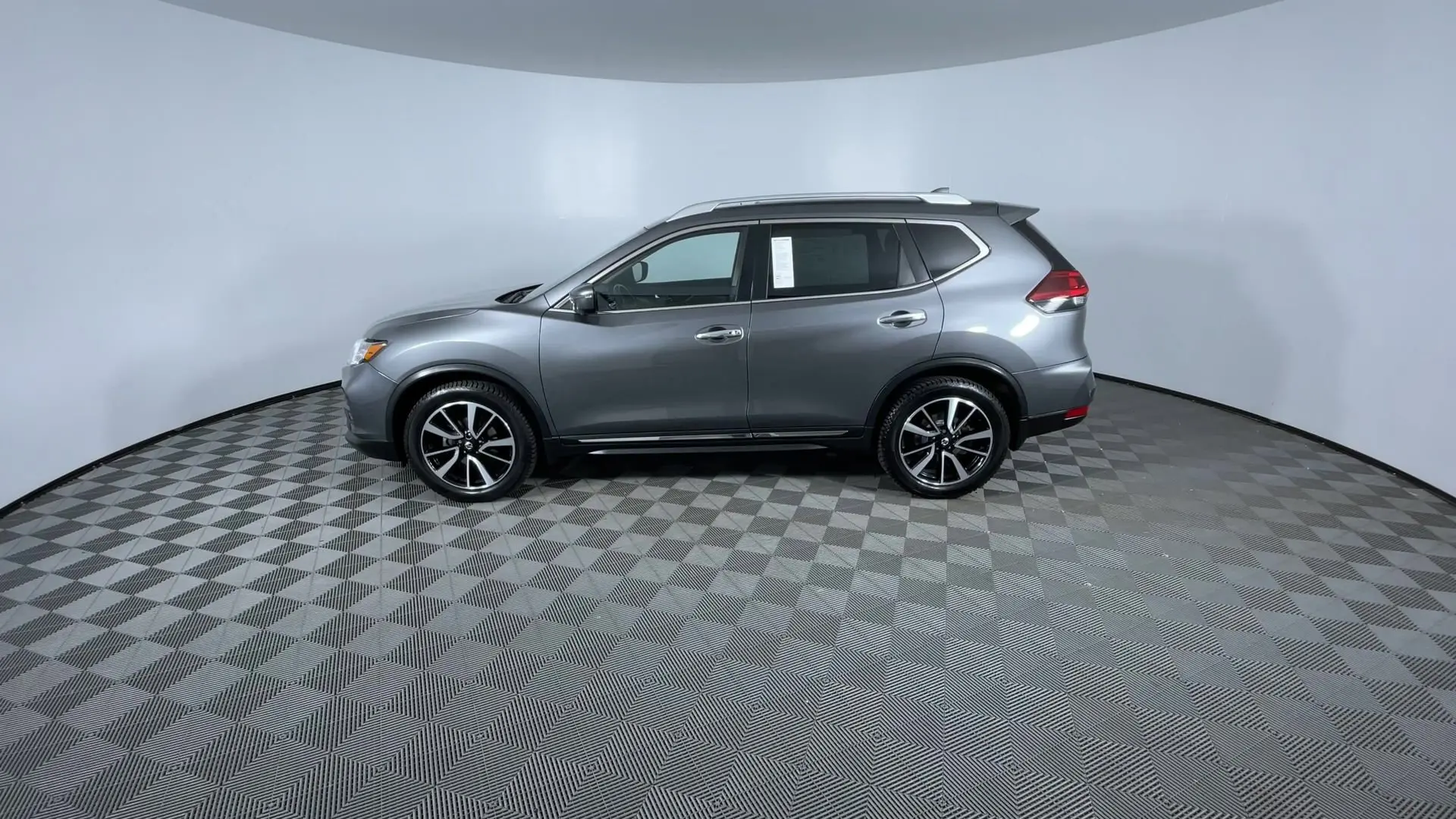 2018 Nissan Rogue SL photo 5