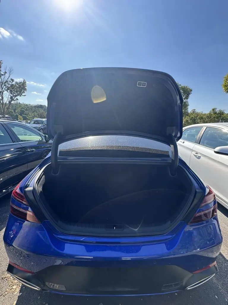 2023 Genesis G70 Advanced 3.3T Sport Prestige photo 7