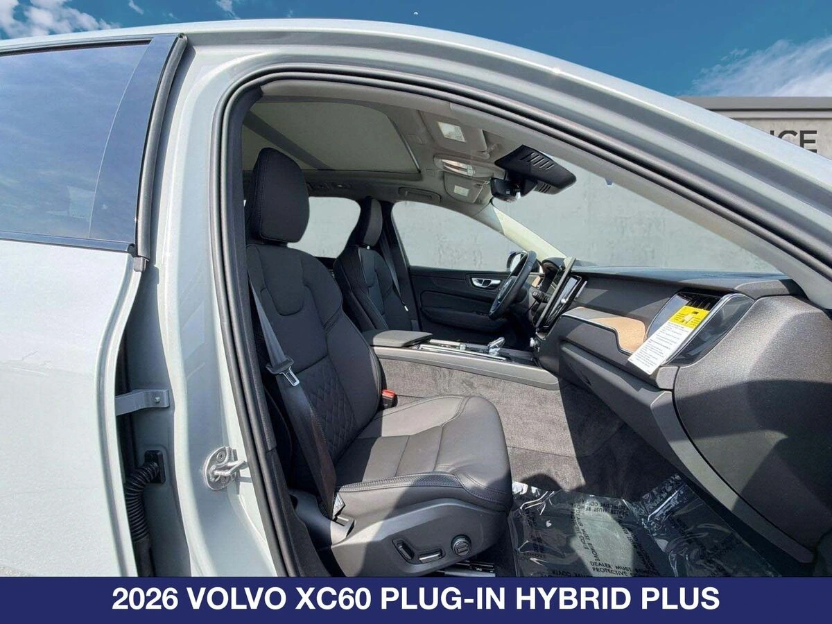 2026 Volvo - image 28