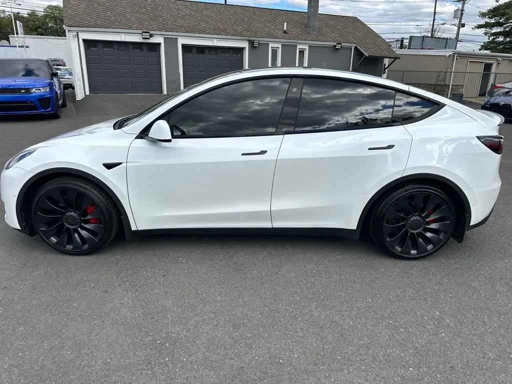 2022 Tesla Model Y Performance photo 2